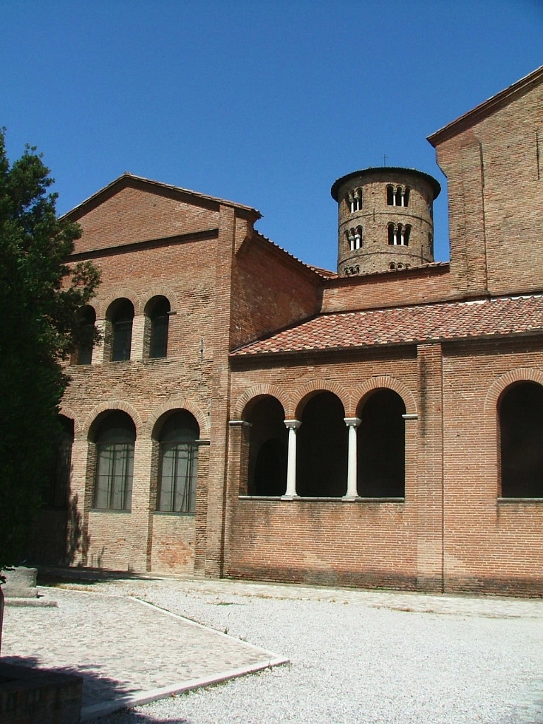 2004_0712Image0036 Basilica of S. Apollinaris in Classe.JPG